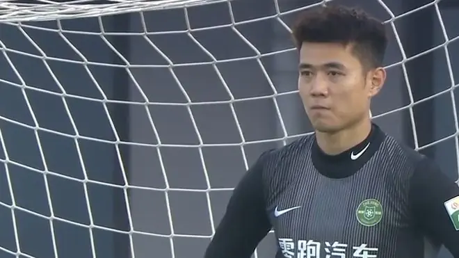从1-0到1-3！浙江队连丢3球，惨遭逆转，罗斯气炸了：怒摔东西