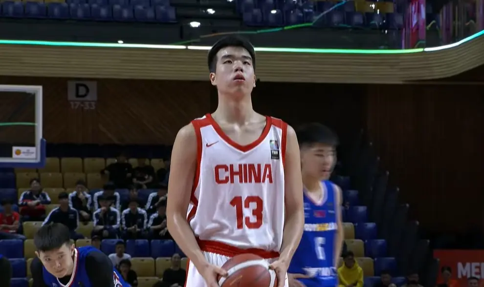 U17男篮半场领先19分！媒体人：延续火力打立陶宛加拿大也有机会
