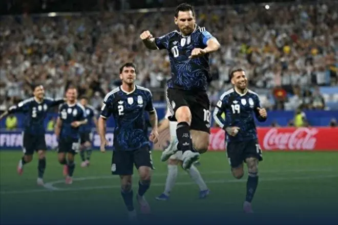 阿根廷3-1约旦！梅西替补任意球破纪录，GOAT“基操”再现