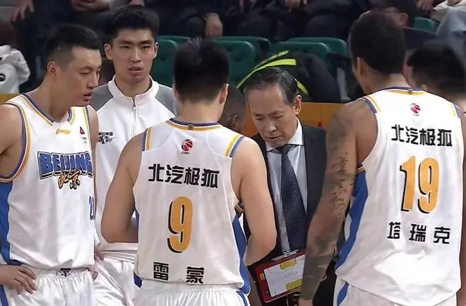 北京男篮官宣换帅，李楠成为球队新主帅，许利民担任俱乐部总教练