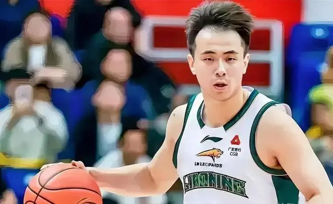 两场热身赛定调，世预赛12人名单逐渐清晰，廖三宁庞峥麟2人入选