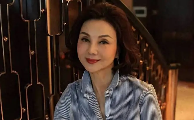 儿子给哈佛捐20多亿，母亲给麻省捐11亿，家族在中国年收租百亿？