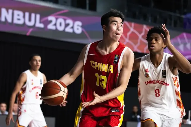 恭喜！中国男篮16岁2米03新星闪耀世少赛：新丁彦雨航轰23+6真猛