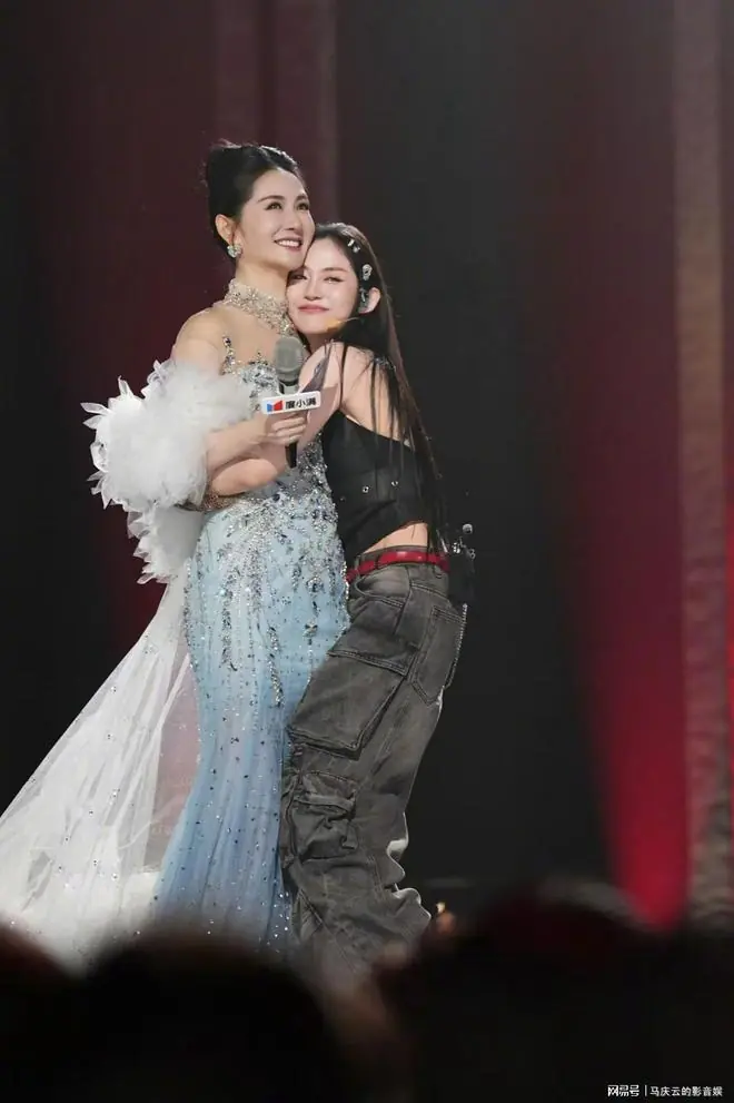 也谈谢娜北京演唱会取消，可能唱得好坏是次因，主持身份是主因