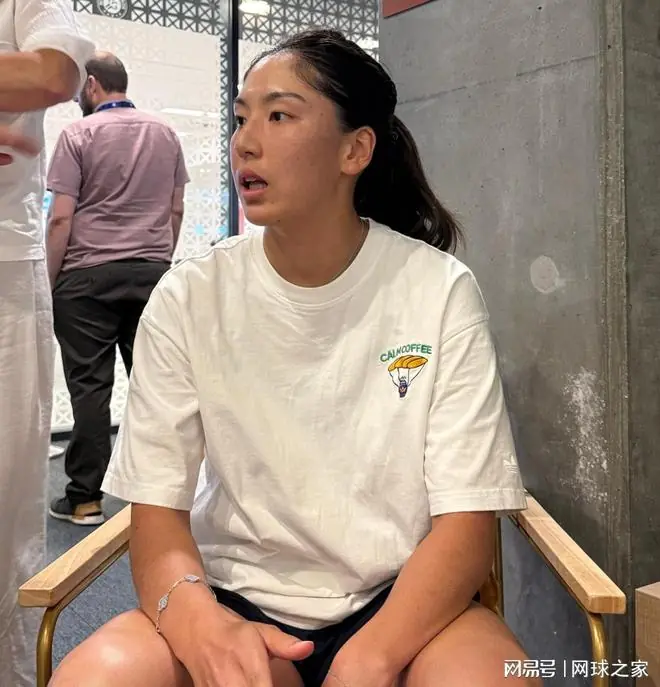王欣瑜赞约维奇，打趣“现在的小朋友太强了”！柏林停电决赛推迟