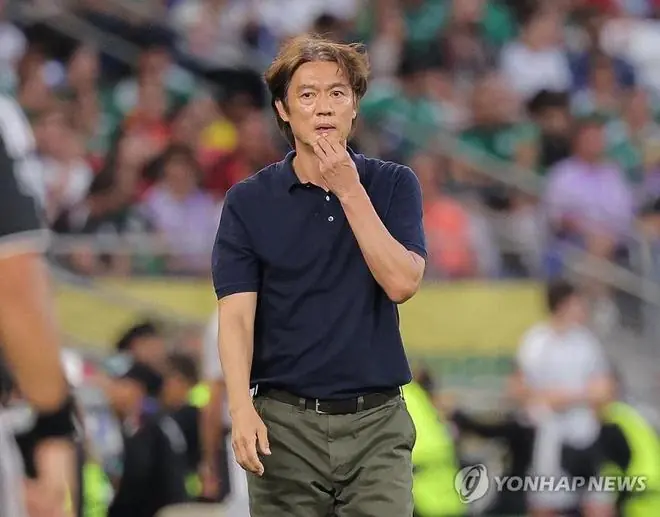 洪明甫鞠躬致歉！韩国足坛“大地震”，郑梦奎辞职，总统怒批