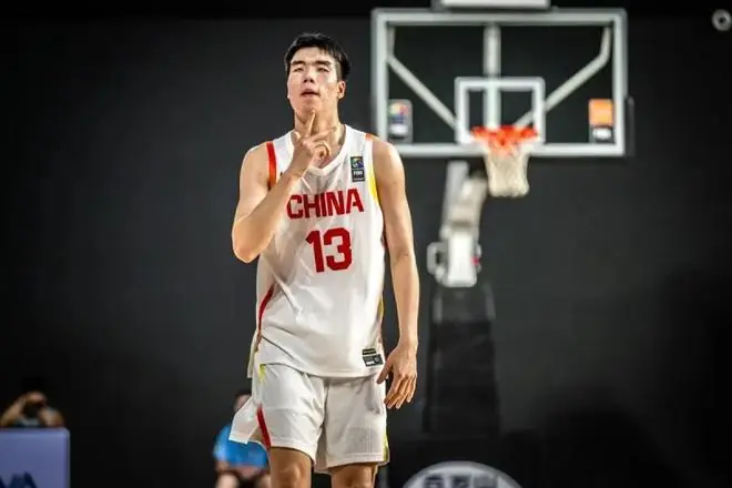 U17被加拿大逆转3人背锅！张懿赵杰狂铁，吕飞燕卧底，主帅瞎用人