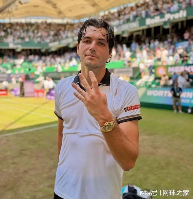 五位美球员冲四站冠军被称本周奇景，王左王右今晚左右开弓战强敌