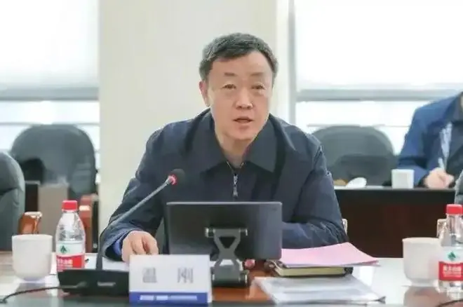 独家：原中国兵器工业集团董事长实际上是秘书出身！33岁就当集团办公厅主任  很优秀！