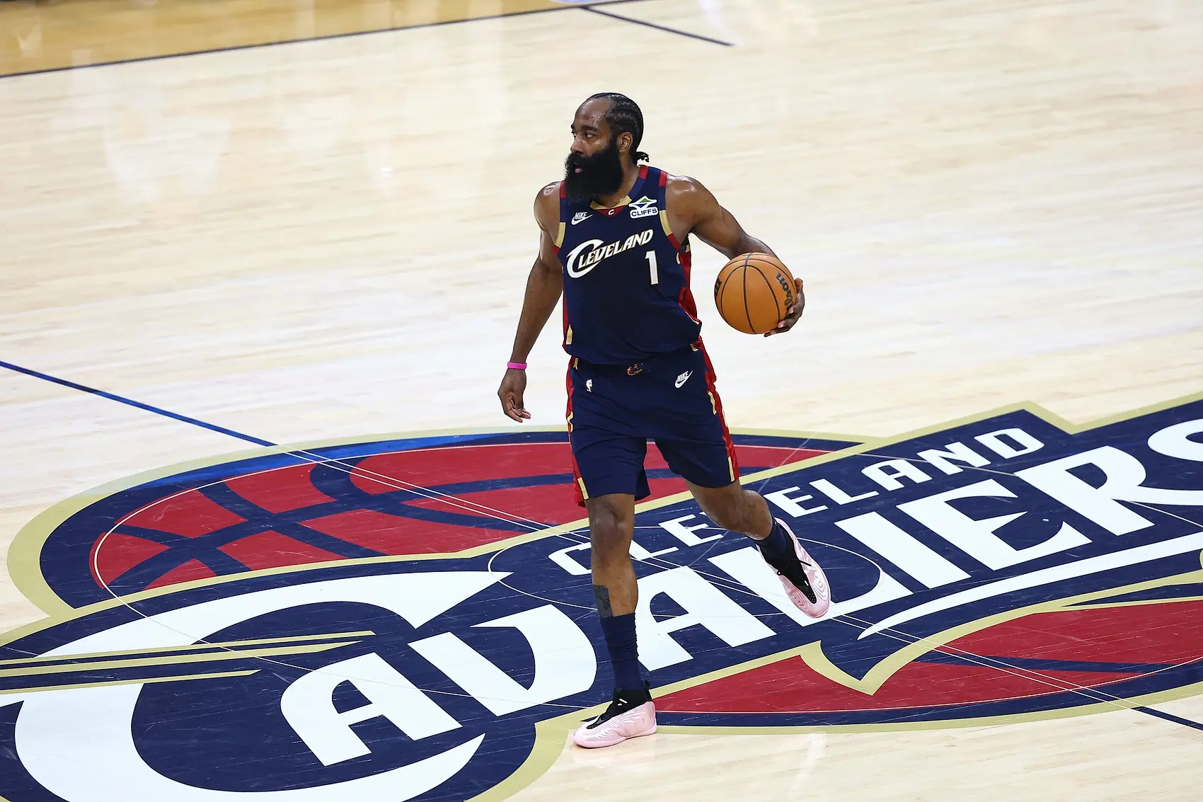 老里：哈登自带的体系不是赢球体系 他喜欢持球&队友缺少空间发挥