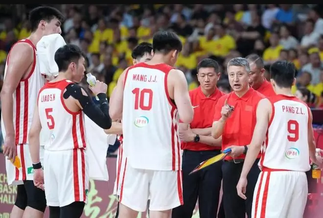 中国男篮实力榜第二 曾凡博等四人基本离开国家队 林葳重返俄勒冈