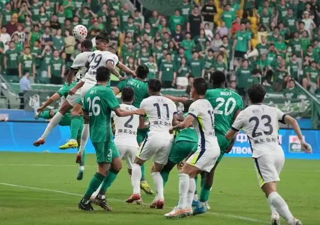 赛场瞬间|中超:北京国安1:0 战胜武汉三镇