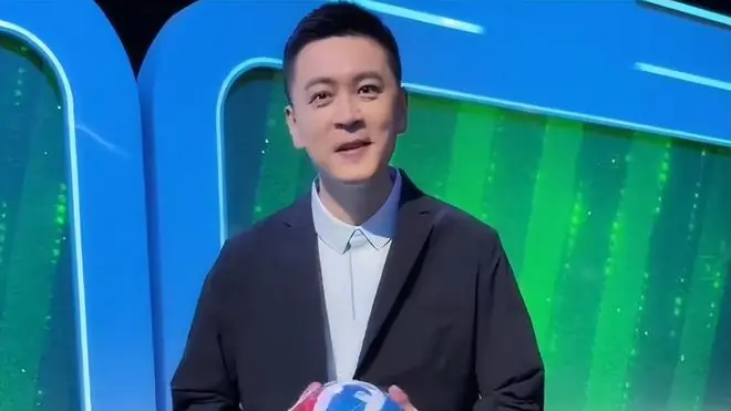 三喜临门！杨鸣不忘初心+一专多能,梅奥执教U15男篮,马丁内斯回归