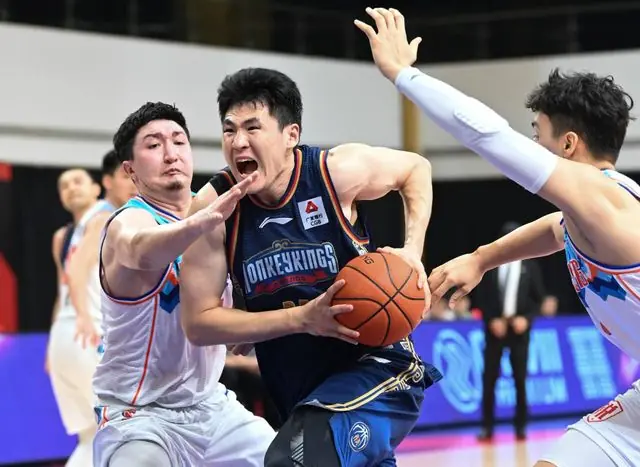 正式确定！CBA明星内线离队，拒绝顶薪合同