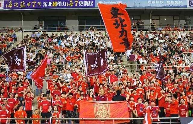 雨战！沸腾！31188人！“东北超”长春主场今晚呐喊声震天
