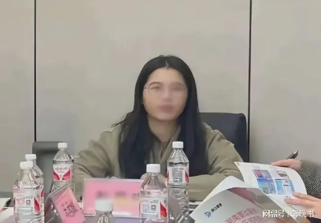 又冲上热搜！长沙“占车位”通报后，变得越来越有意思了