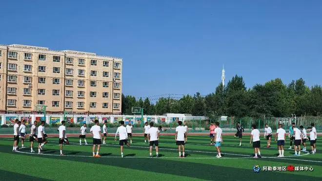 疆超联赛进行时丨阿勒泰队抵达阿克苏开启赛前冲刺训练