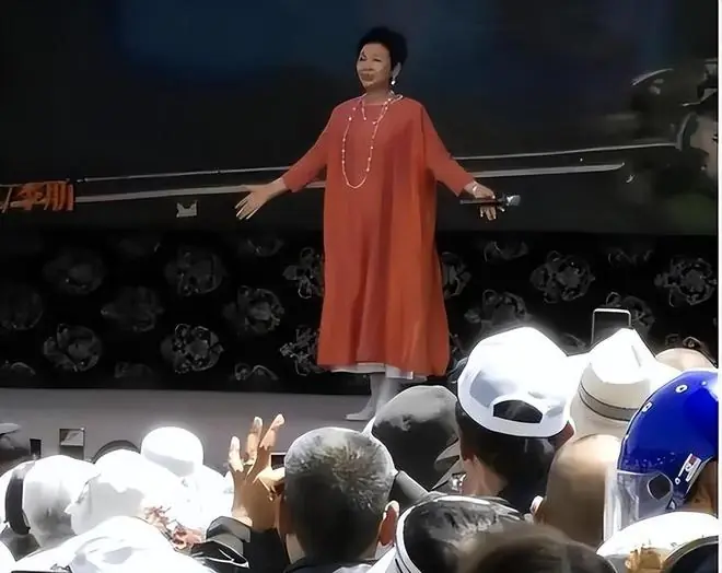 董文华：我这辈子最正确的决定，就是嫁给了一个平凡普通的丈夫