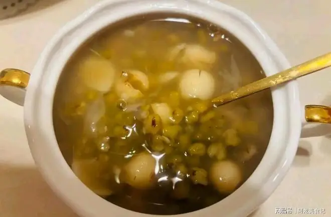 “绿豆配一宝，医生不用找”，一清火，二健脾，三安神，别不懂