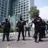 防暴警察守酒店，英格兰队抵墨西哥遭嘘声围攻