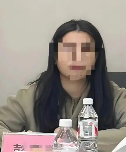 官方通报霸占车位女子处理结果，结局不是停职那么简单