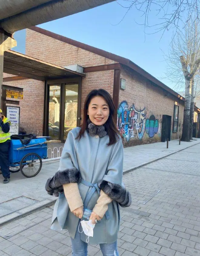 蒋方舟翻车后,昔日同窗被扒出,曾在书中暗讽对方,如今两人殊途同归