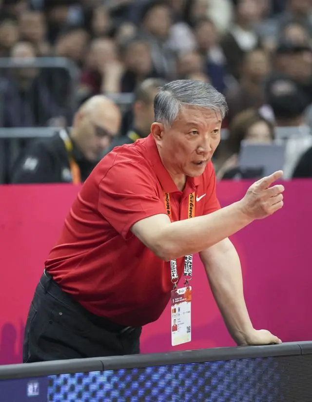 女篮集训更新：1主力+2小将离队，3大核心缺席，宫鲁鸣迎回小李梦