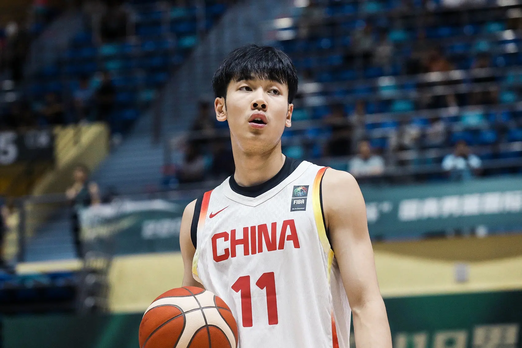 媒体人：张博源在路易斯维尔融入的非常好 NCAA适合开朗上进球员