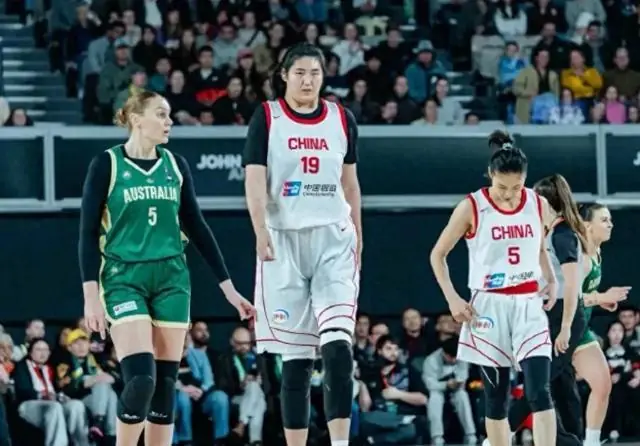 中国女篮两连败! 输球原因只有一个, 多人要担责, 揭露宫鲁鸣3大败笔
