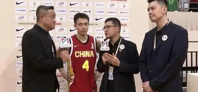 中国男篮速递！赵继伟称年轻球员执行力不够，胡金秋哽咽发声，下场比赛将迎来出线生死战