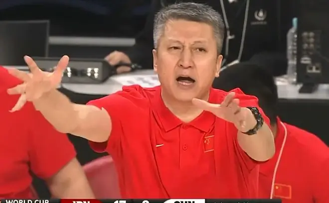U17中国男篮14分逆转新西兰！中途换教练收获奇效，给郭士强打样