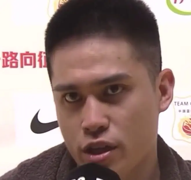 陈盈骏被打服!直指中国男篮打得好,体格不匹配,渴望晋级下阶段