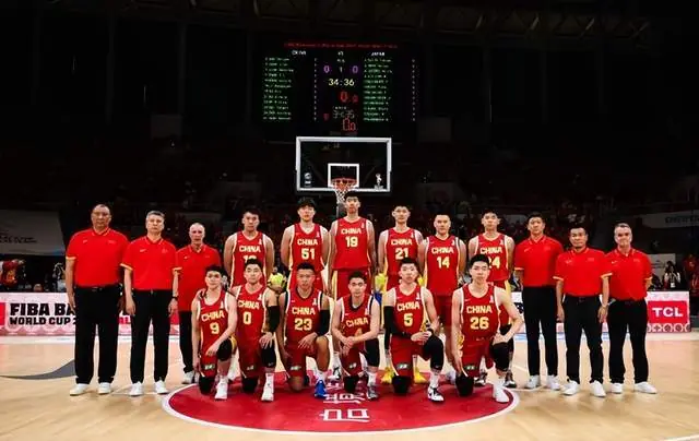 半场领先26分！郭士强变阵收奇效，男篮新人变奇兵，有望收获大胜