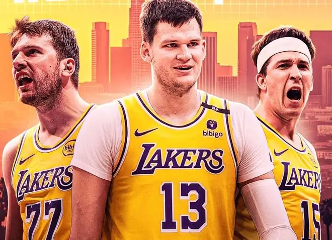 NBA疯狂一夜！13笔签约达成，湖人史诗级4换1，新三巨头诞生了