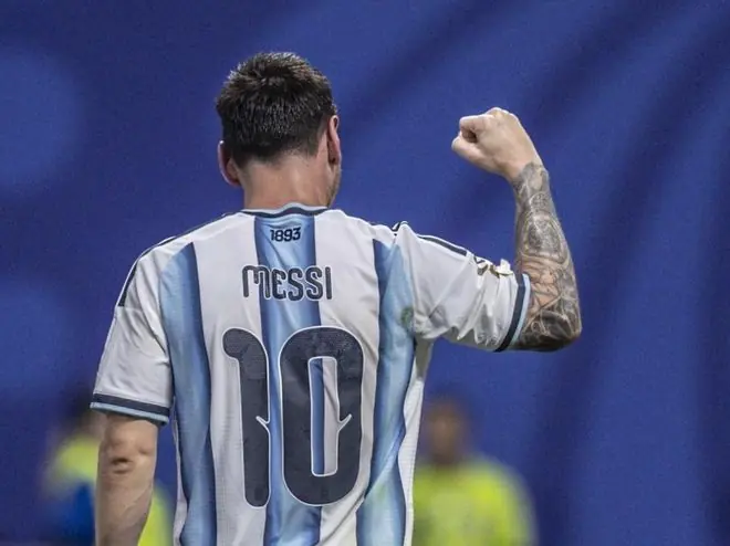 亨利：我比赛时看梅西进球会愣住，然后才意识到还在踢球！