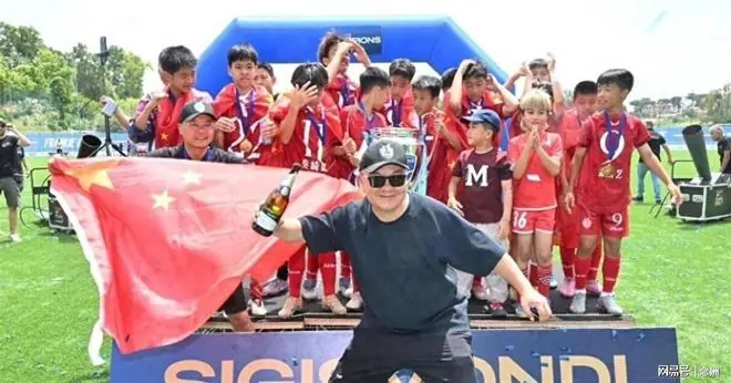 重磅！国产巨头继张雪机车后又官宣赞助中国足球小将 董路获认可