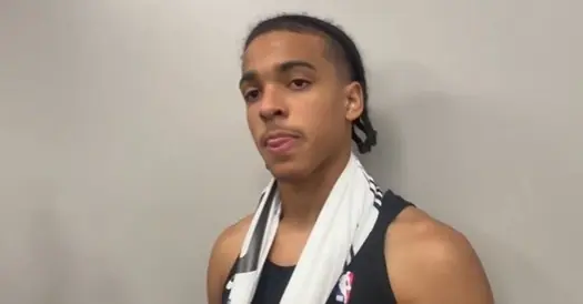 小迈克尔·布朗：NBA的球场比大学联赛更大 队友让我的转变很轻松