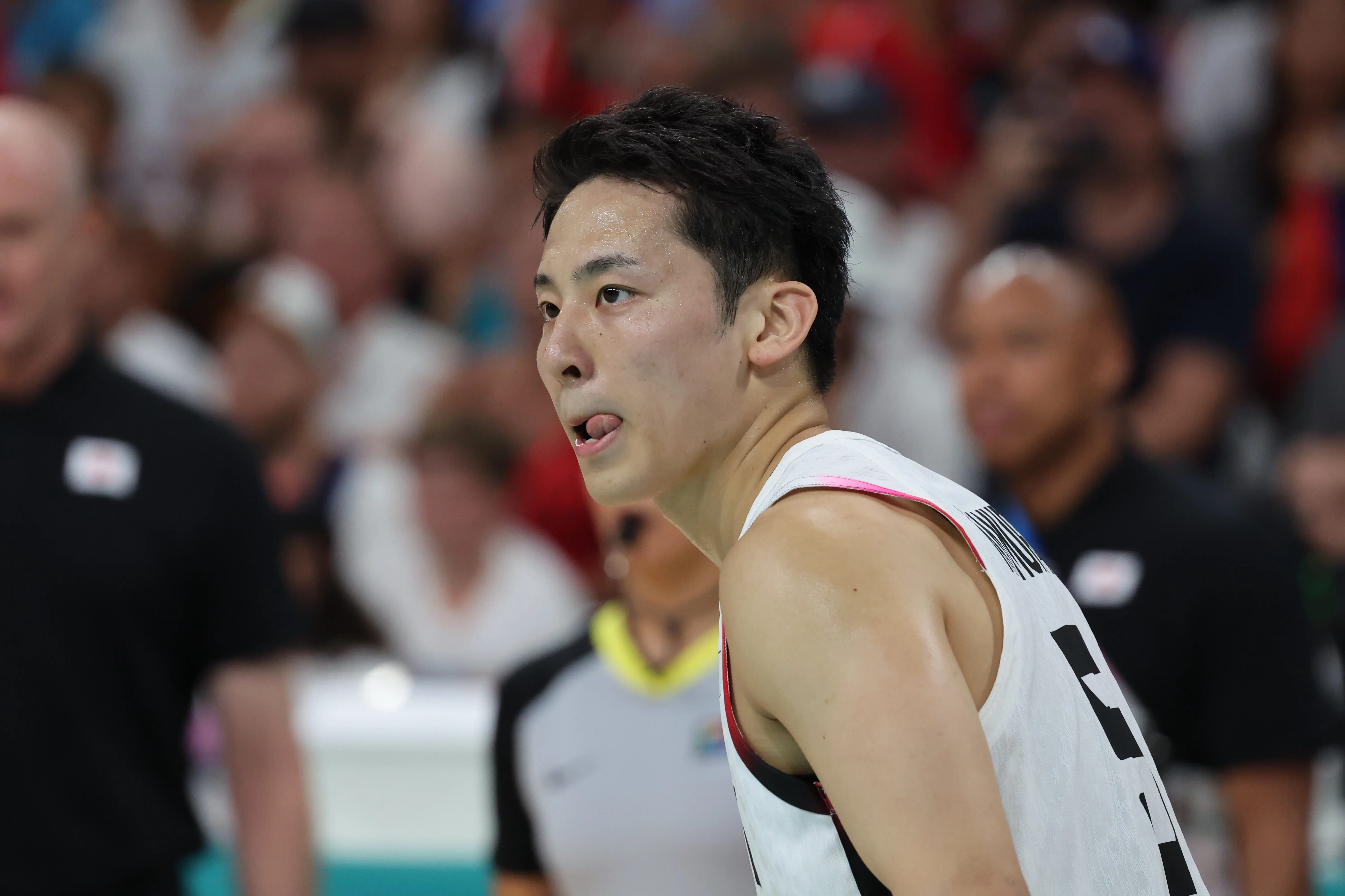 媒体人：河村勇辉在步行者开练 人家啥也没耽误 日本还把我们赢了