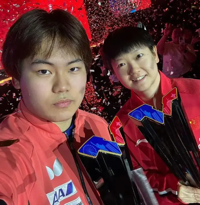 19岁少爷笑了！松岛辉空创历史，追星与孙颖莎肩并肩，超越张本！