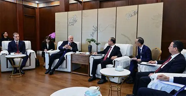 卢卡申科出席儿子北大毕业典礼：中国最大特点是……