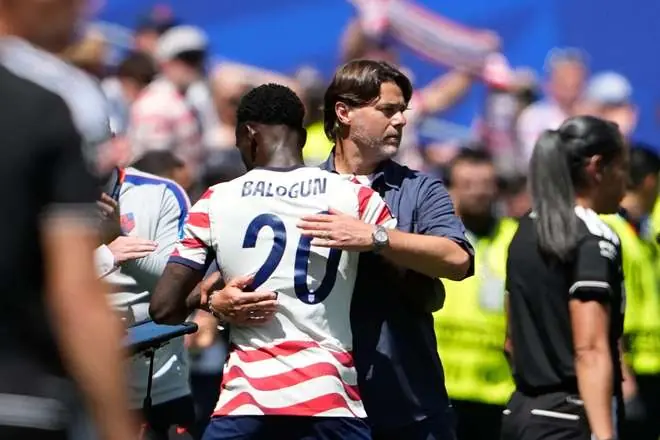 特朗普感谢FIFA，波切蒂诺力挺巴洛贡红牌豁免