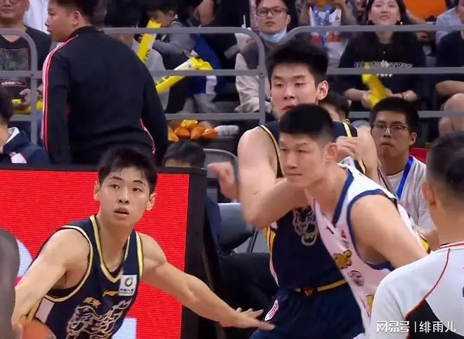 加盟广东成首选?CBA第一内线大杀器或被交易,曾被杜锋点名要人