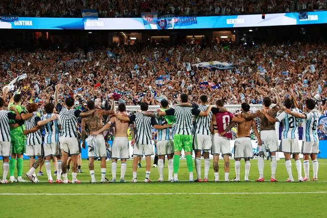 未对阵任何FIFA前10球队进入世界杯四强，阿根廷是历史第二队