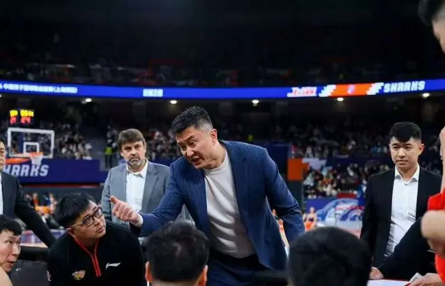 正式确定！广东宏远老臣重返CBA，加盟北京首钢