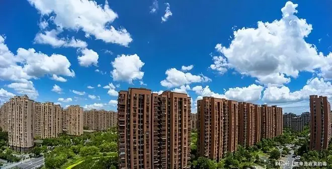 10万亿窟窿！比恒大更坑的民企来了，曾力压许家印，位居第一