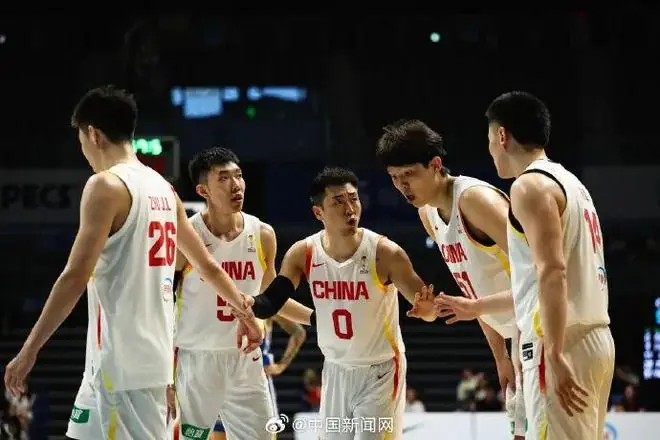 中国男篮92比74战胜中国台北男篮，压哨晋级第二阶段！在6场比赛中，中国男篮暴露出阵容磨合欠佳、防守针对性不足等问题