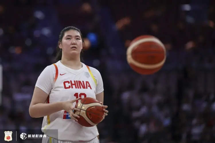张子宇是中国女篮表现最亮眼球员 也一直积极养伤全力备战世界杯