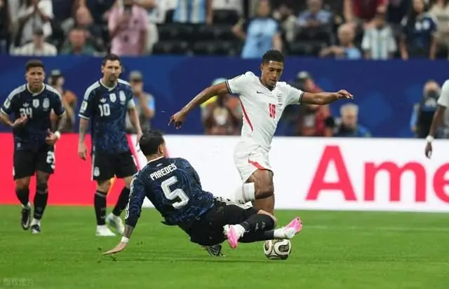 阿根廷2-1逆转英格兰，梅西“过顶传中”精准制导击溃三狮防线！
