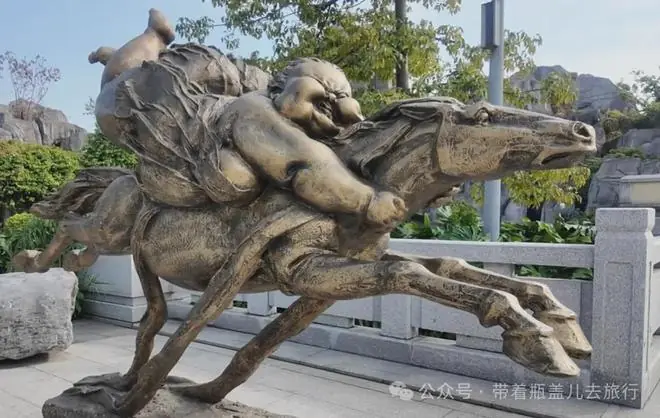 广州最“大胆”的街头雕塑:坦胸露乳,艺术家的幽默我真的不懂?