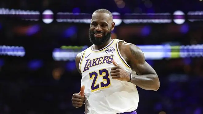 NBA评论员：勒布朗·詹姆斯应去76人队，而非重返骑士队或热火队